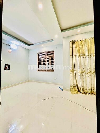 Cho Thuê Nhà DT 180m2 1Trệt 2Lầu 4Pn 4Wc Sân Xe Máy Hẻm Xe Tải
