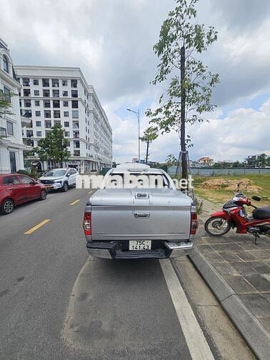 Isuzu D-Max Bạc 5 chỗ Số sàn