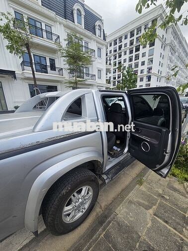 Isuzu D-Max Bạc 5 chỗ Số sàn