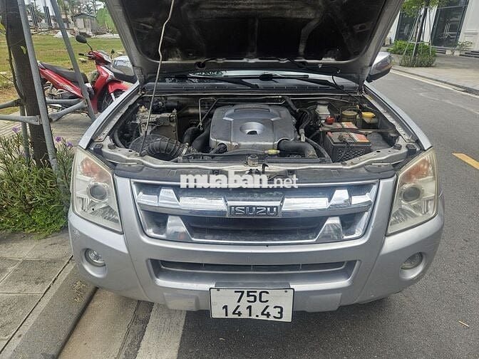 Isuzu D-Max Bạc 5 chỗ Số sàn