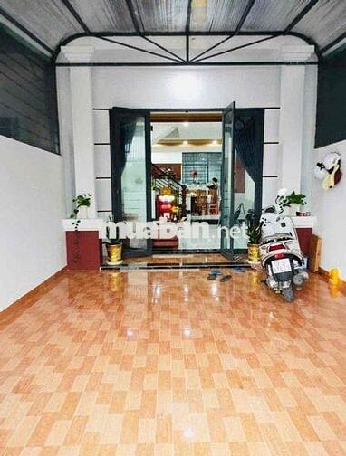 cho thuê nhà 2 lầu hà huy giáp 4 phòng ngủ sân ô tô