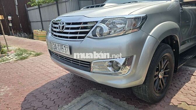 Toyota Fortuner Bạc 7 chỗ