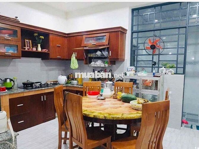 cho thuê nhà 2 lầu hà huy giáp 4 phòng ngủ sân ô tô