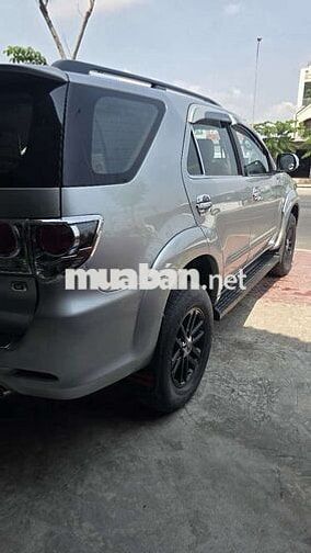 Toyota Fortuner Bạc 7 chỗ