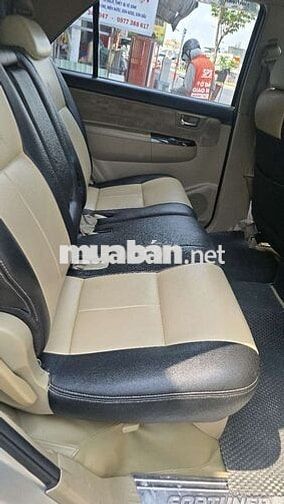 Toyota Fortuner Bạc 7 chỗ