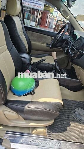 Toyota Fortuner Bạc 7 chỗ