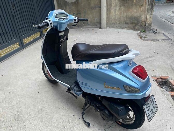 Vespa 50 học sinh Xanh