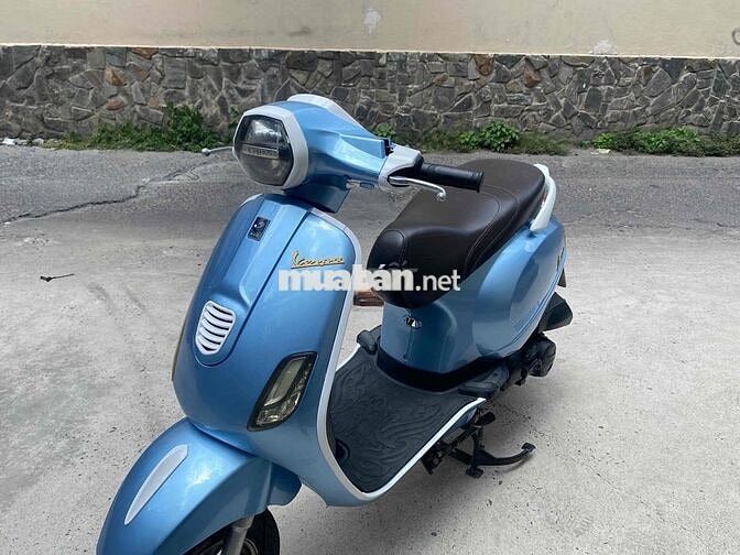 Vespa 50 học sinh Xanh