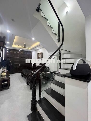 Bán nhà Xuân Thủy, Cầu Giấy, Nhà hiện đại, sang trọng, 50m2, 15,5 tỷ