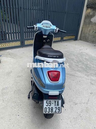 Vespa 50 học sinh Xanh
