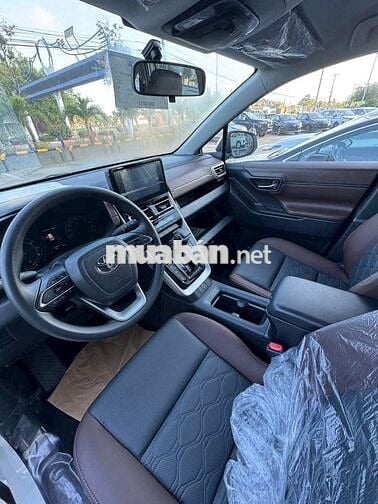 Innova Cross 2.0G 2026 - xe giao ngay giao sớm