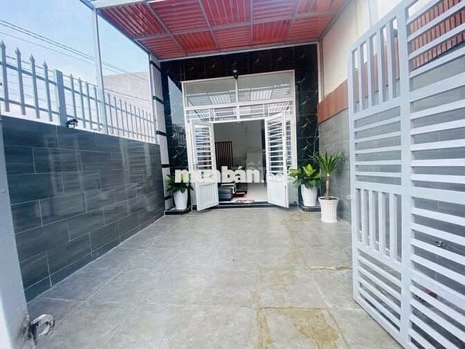 BÁN NHÀ HẺM XE HƠI NGAY TRƯỜNG CẤP 3 DĨ AN NGUYẾN DU 94M2 GIÁ 4,6 TỶ