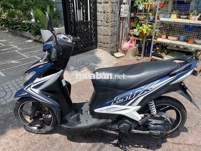 Yamaha Luvias Fi xanh đen
