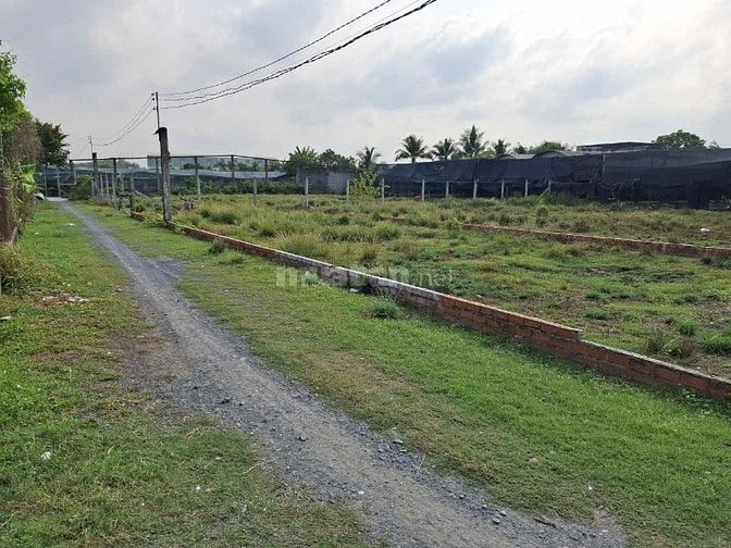 Đất đô thị, 2 mặt tiền. Ngang 11m, dài 29m. Giá 1,15 tỷ 