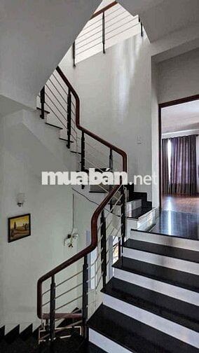 🏡🏡CHO THUÊ NHÀ 3 PHÒNG NGỦ ĐƯỜNG CHẾ LAN VIÊN GẦN BIỂN