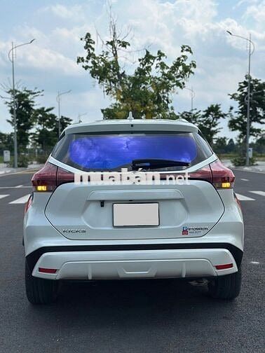 Nissan Kicks 2023 V Trắng đẹp 3v2 cam kết kilomet
