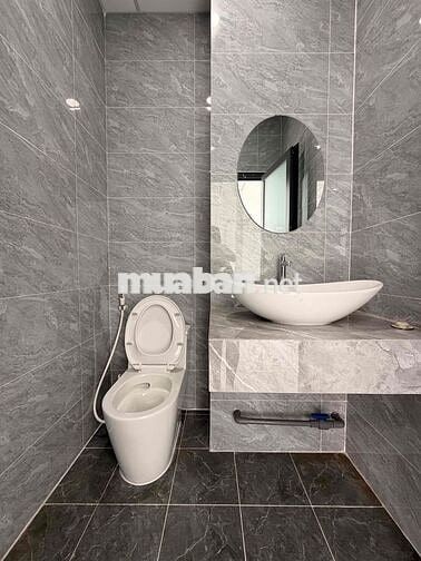Cho thuê nguyên toà tự quản 400m2 có thang máy, cho ngủ lại
