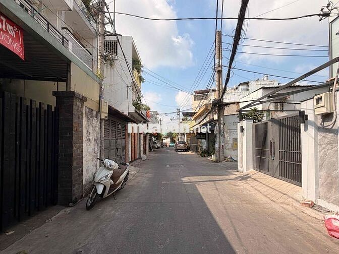 Cho thuê nguyên toà tự quản 400m2 có thang máy, cho ngủ lại