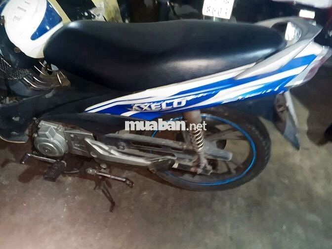 Suzuki Axelo Xanh trắng