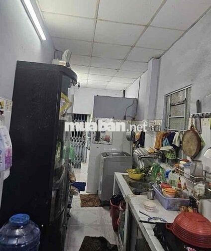 B.án đất tặng nhà - ngay khu Tên Lửa - DT 130 m2 chỉ 6đ - hẻm xe hơi.