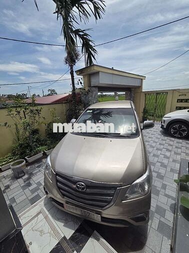 Toyota Innova J 2011 Vàng cát 50000 km
