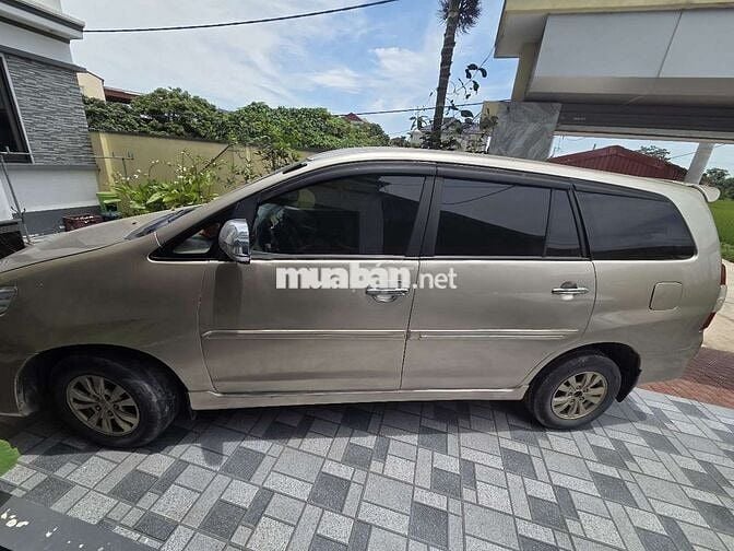 Toyota Innova J 2011 Vàng cát 50000 km