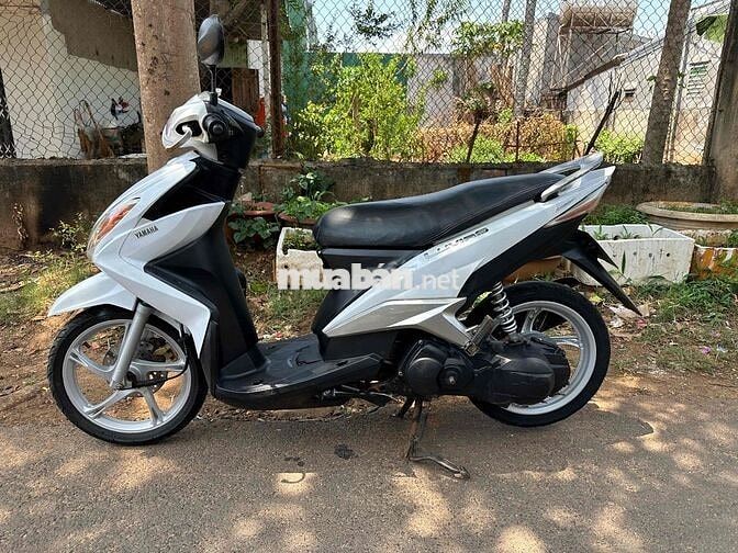 Yamaha Luvias màu Trắng