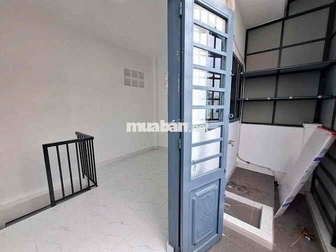NNC ở hẻm 128 Lê Văn Duyệt 2PN 1WC