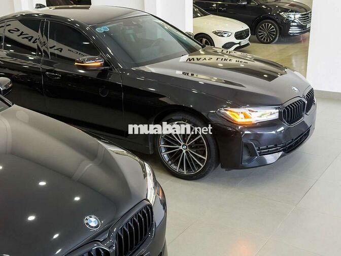 BMW 520i Luxury Line 2022 Black Edition cực đẹp