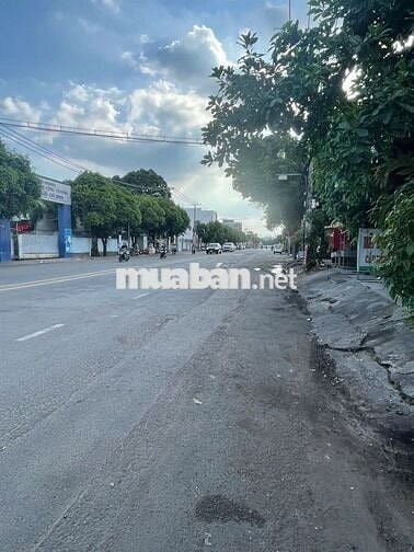 CHO THUÊ NHÀ MẶT TIỀN ĐƯỜNG CHẾ LAN VIÊN 8,3X29M 2L CÓ THANG MÁY