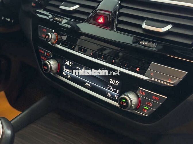 BMW 520i Luxury Line 2022 Black Edition cực đẹp
