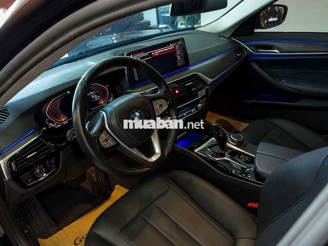 BMW 520i Luxury Line 2022 Black Edition cực đẹp