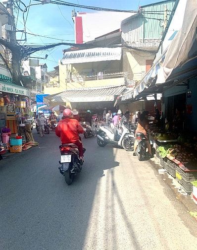 Bán gấp nhà 1 lầu 5x16m. Giá 850 tr. chợ Bình Điền. Đang cho thuê 12tr