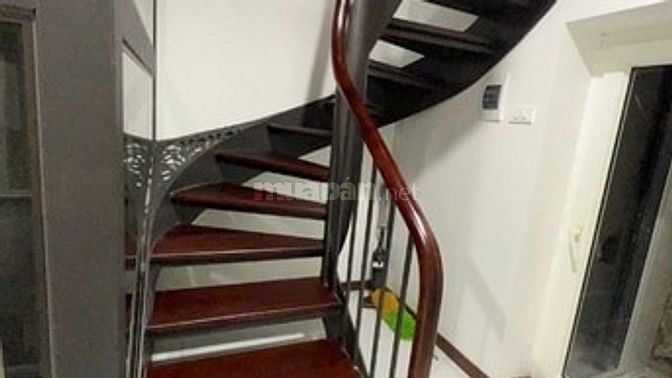 CHO THUÊ LÂU DÀI nhà chất lượng cao  tại số 35b ngõ 399 Âu Cơ, Tây Hồ.
