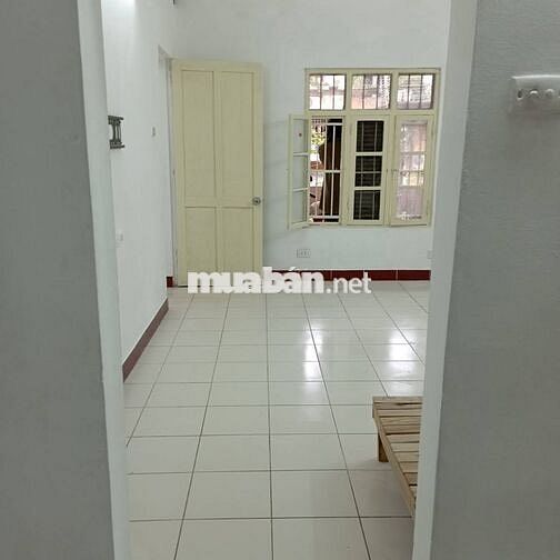 Chính chủ cho thuê tập thể A9 Khương Thượng (Đống Đa)