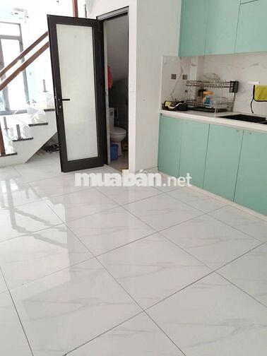 Cho thuê nhà Giang Biên, ô tô đỗ, vỉa hè, nhà mới, full đồ, kinh doanh