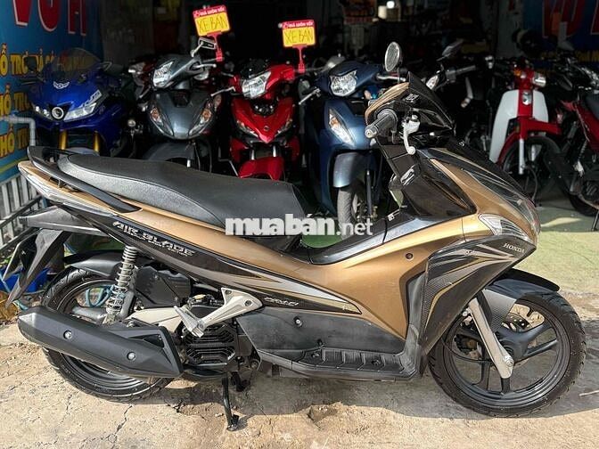 Honda Air Blade 110 Đen Vàng đồng
