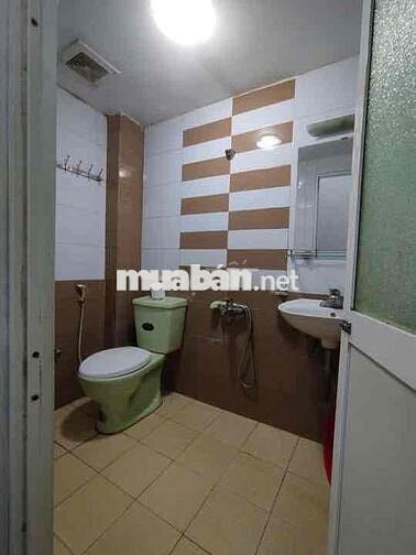Cho thuê nhà ngõ Tân Mai- Hoàng Mai- dt 30m2*5 tầng