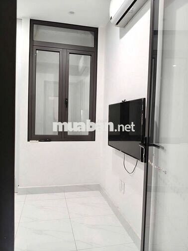 Cho thuê nhà Giang Biên, ô tô đỗ, vỉa hè, nhà mới, full đồ, kinh doanh