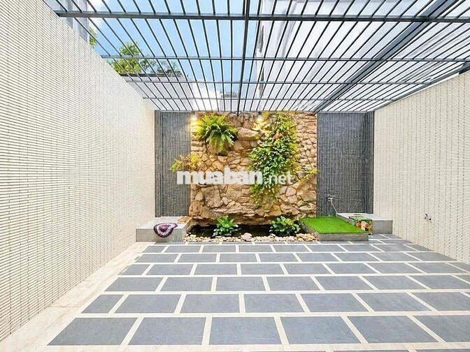Biệt thự nhà bè-đường xe hơi tránh nhau