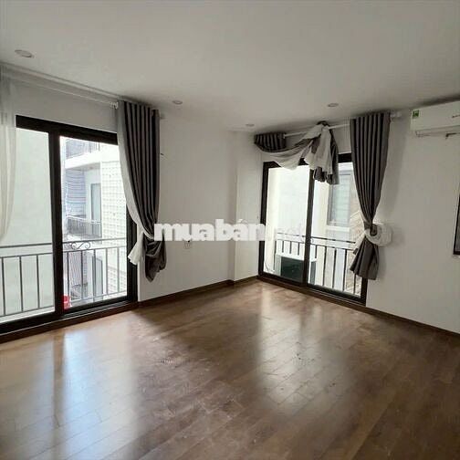 Cho thuê nhà Ngọc Thuỵ, nhà mới,40m, 5 tầng, full nội thất ,ô tô đỗ