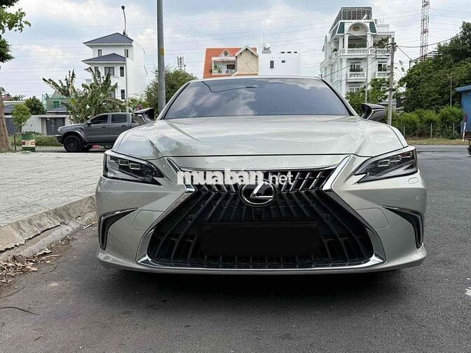 Lexus ES300h 2023 Hybrid 24000 km Bạc