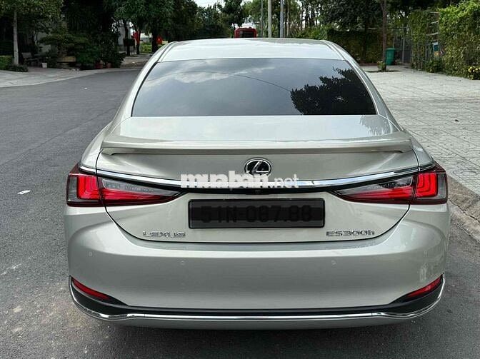 Lexus ES300h 2023 Hybrid 24000 km Bạc
