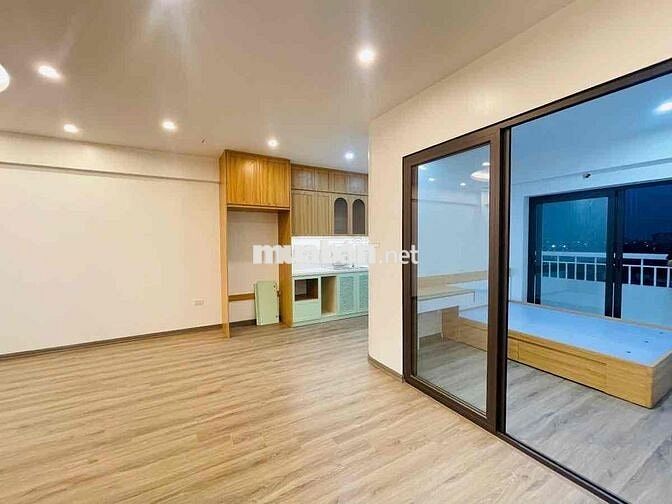 Hót Phố Cự lộc, nhà đẹp ở luôn, cách 30m oto tránh, tiện ích bạt ngàn,