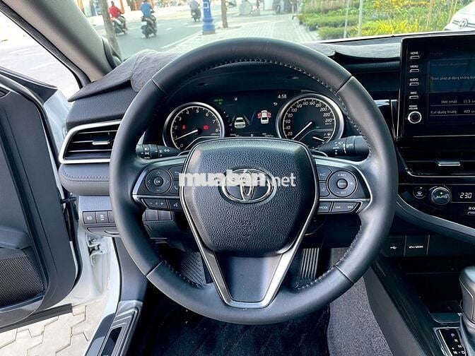 Toyota Camry 2.0Q 2022 - 33000 km
