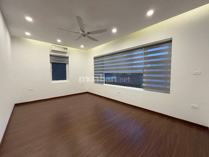 Chính chủ cho thuê biệt thự 5 tầng,Thang Máy  tại: Âu Cơ,Tây Hồ 55tr