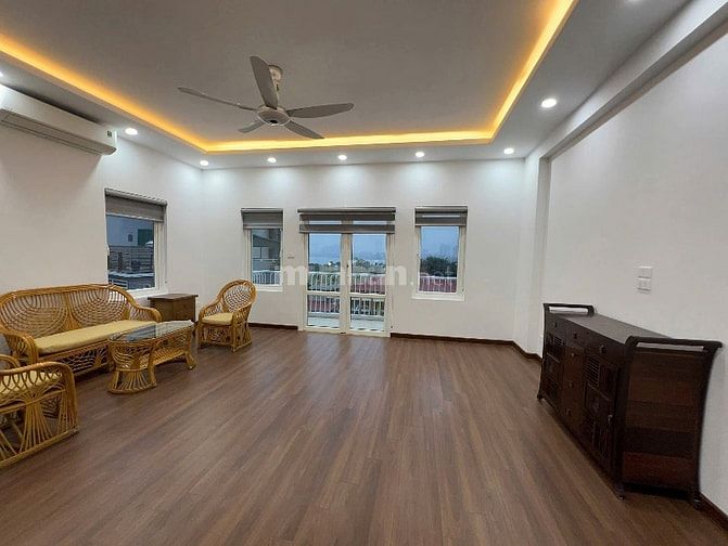 Chính chủ cho thuê biệt thự 5 tầng,Thang Máy  tại: Âu Cơ,Tây Hồ 55tr