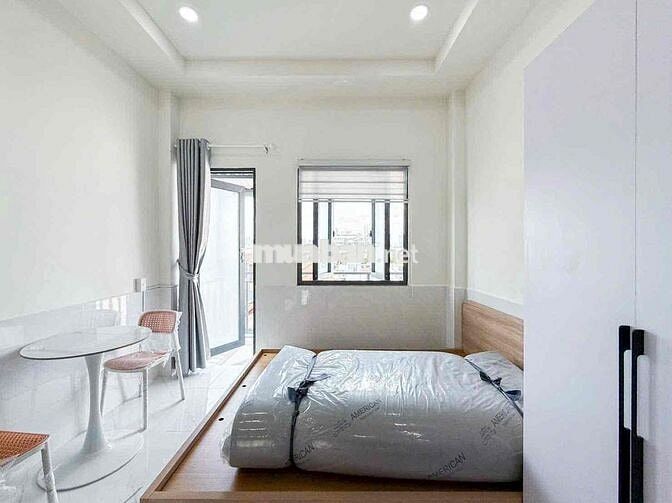 Khai trương nhà mới ban công lớn full nội thất ngay Nguyễn Trãi, Q1