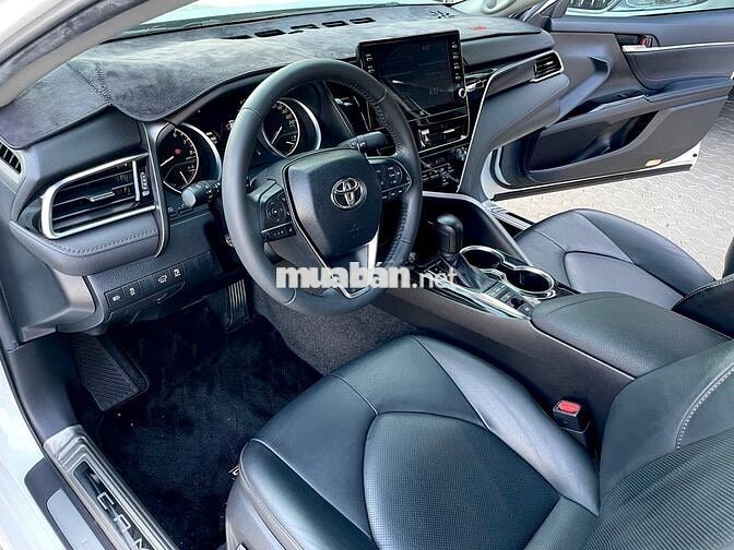 Toyota Camry 2.0Q 2022 - 33000 km