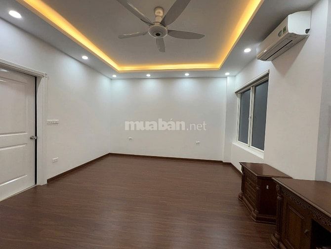 Chính chủ cho thuê biệt thự 5 tầng,Thang Máy  tại: Âu Cơ,Tây Hồ 55tr